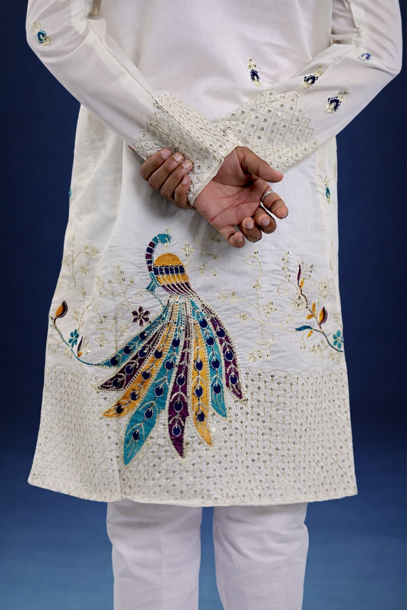 Karvaan Cotton Blend Ethnic White Peacock Embroidery Kurta